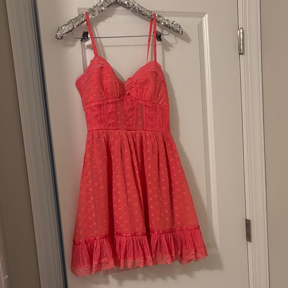 Bebe lace ruffle dress sz small